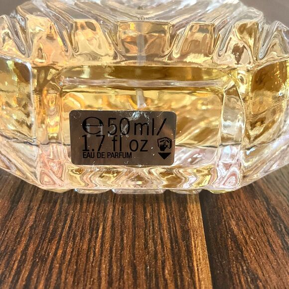 Victoria's Secret - 1.7oz SIZE - Bombshell Celebration Perfume - Discontinued - Picture 2 of 3